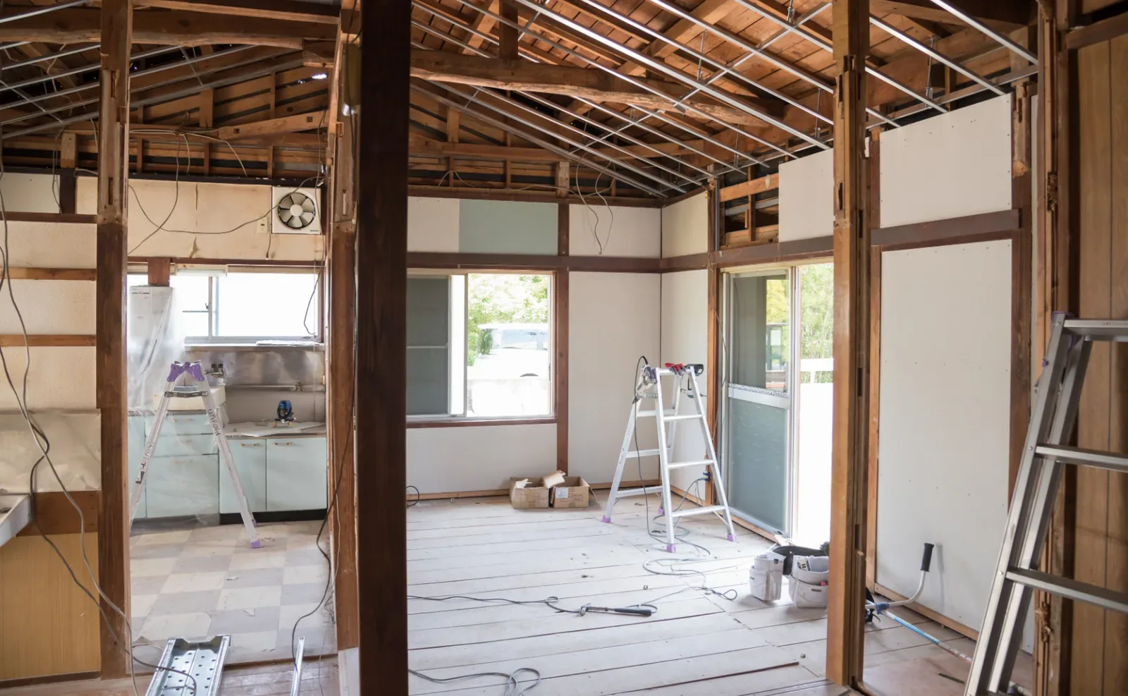 木造住宅のリフォーム工事中のイメージ